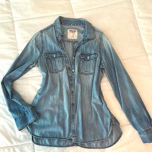 Perfect Fitted Denim Shirt!